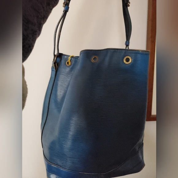 Louis Vuitton Epi leather bucket bag - Picture 2 of 11